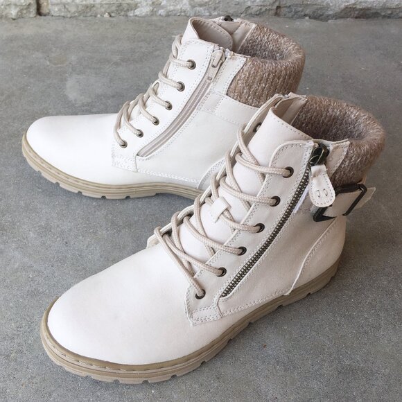 The Kelsie Lace-Up Bootie - Winter White - New In Box! - Picture 2 of 7